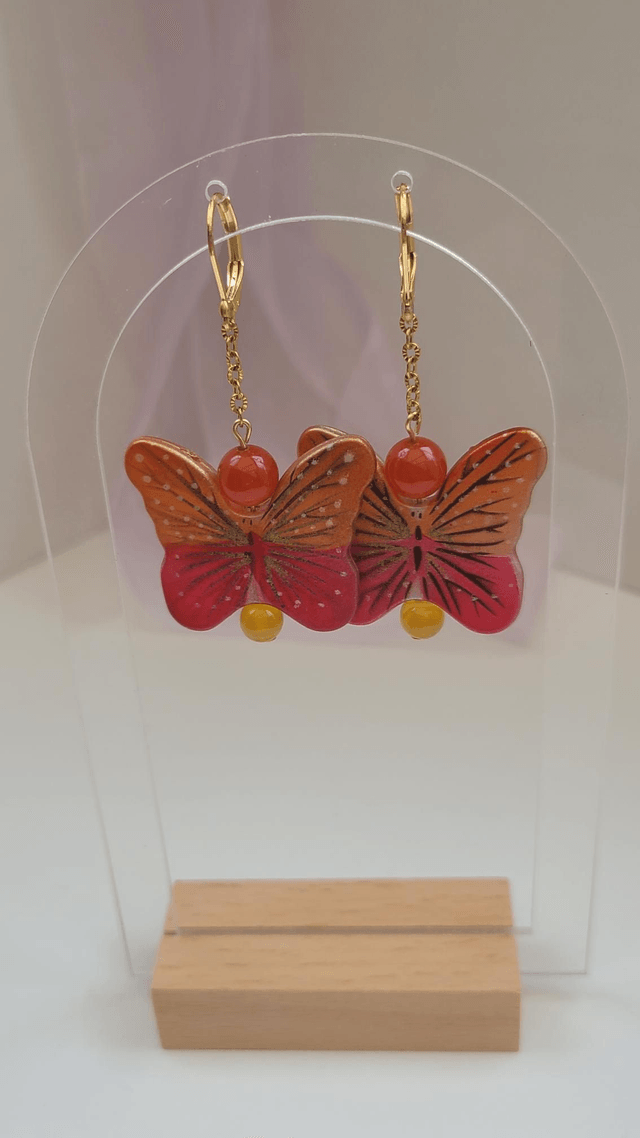 Boucle d oreille papillon rouge