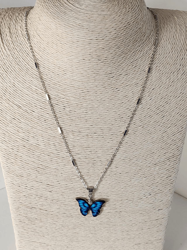 Collier papillons bleu