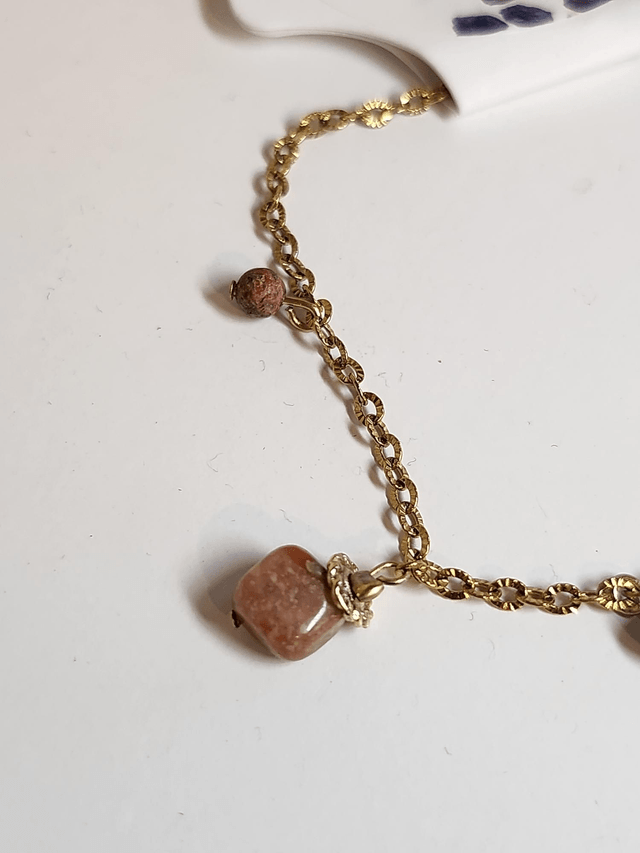 Bracelet breloque doré et jaspe
