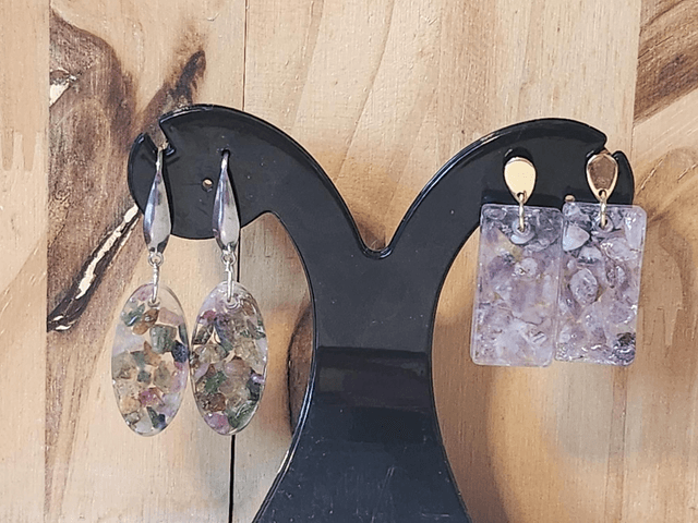 Boucle résine et tourmaline