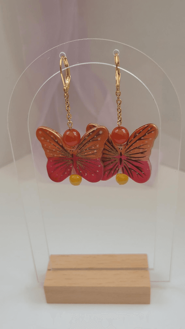 Boucle d oreille papillon rouge