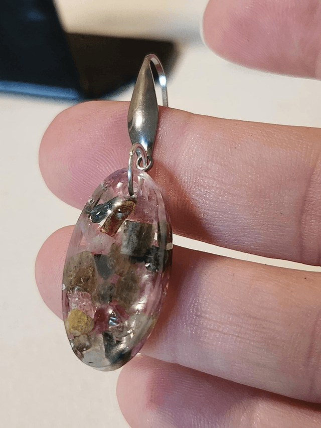 Boucle résine et tourmaline